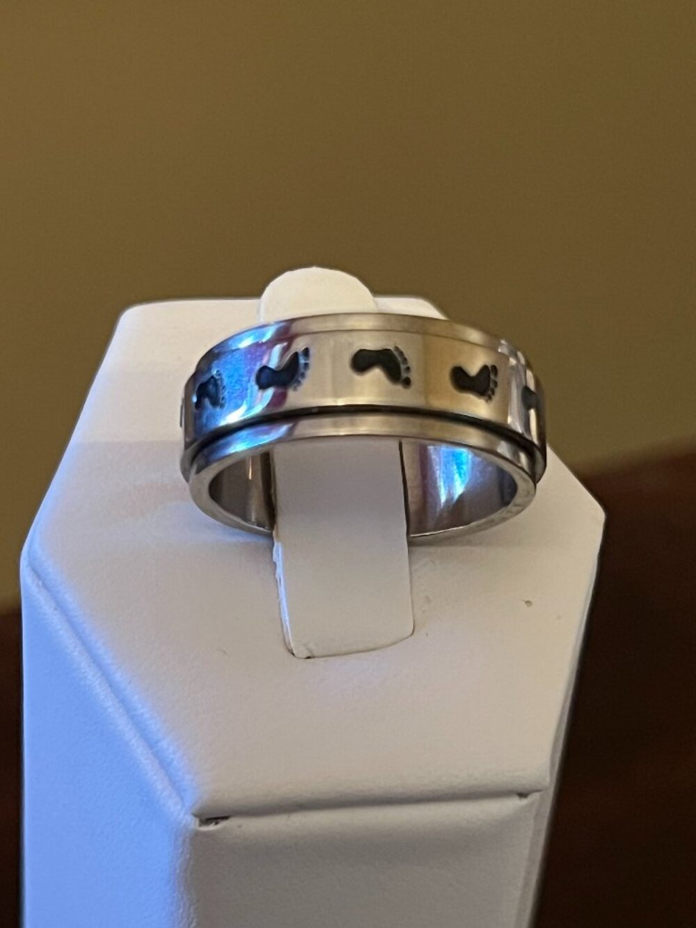 5mm Stainless Steel Christian Footprints Spinner Band Ring Size 9 (247)